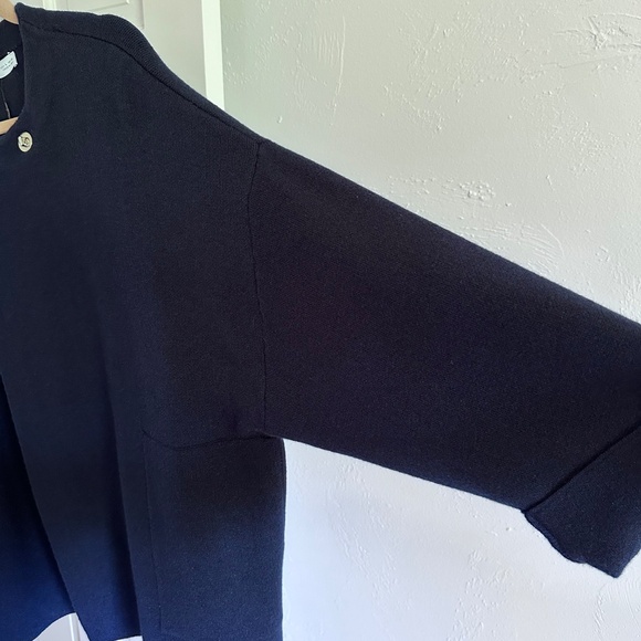 Zara Women's Toggle Closure Sweater (size: L) - NWT - Picture 5 of 14